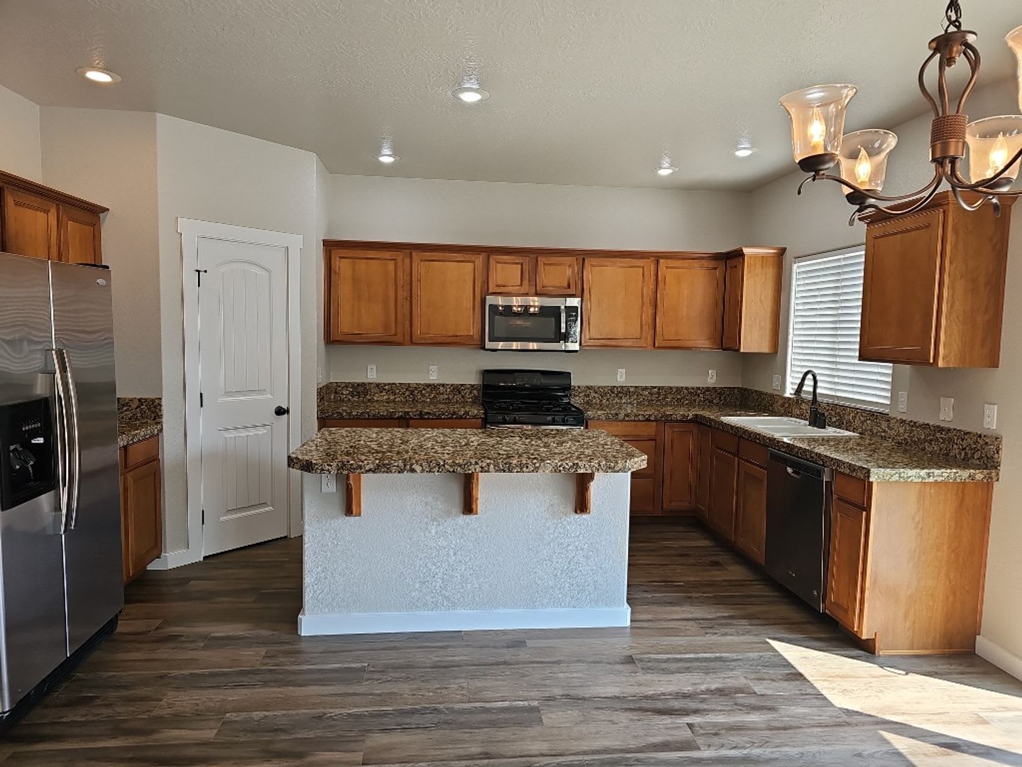 Gorgeous 4 bedroom 2.5 bath, Meridian home in Silverleaf Subdivision. Newer flooring and paint. – photo 2
