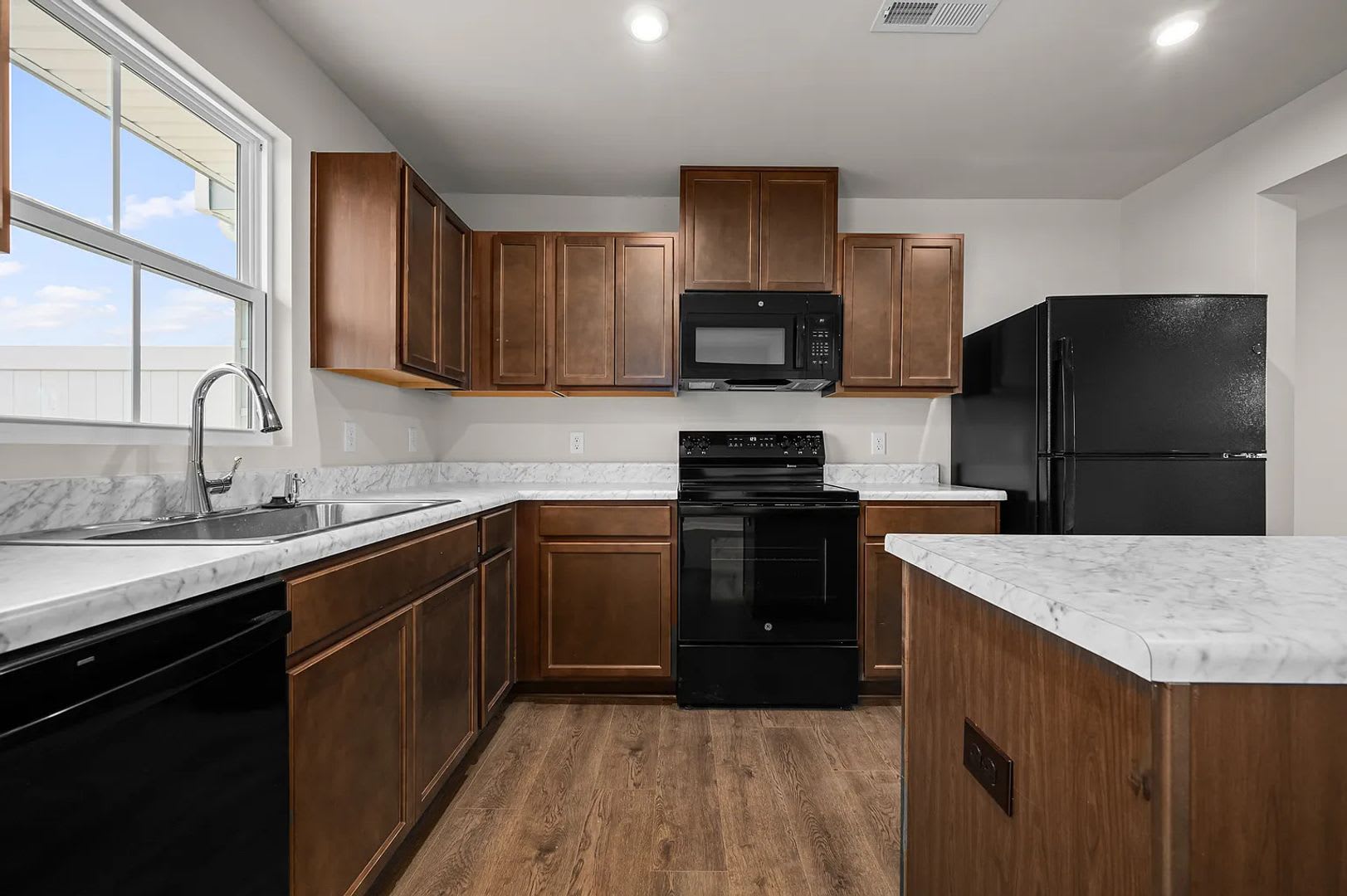 1018 Cambria Lane – photo 5