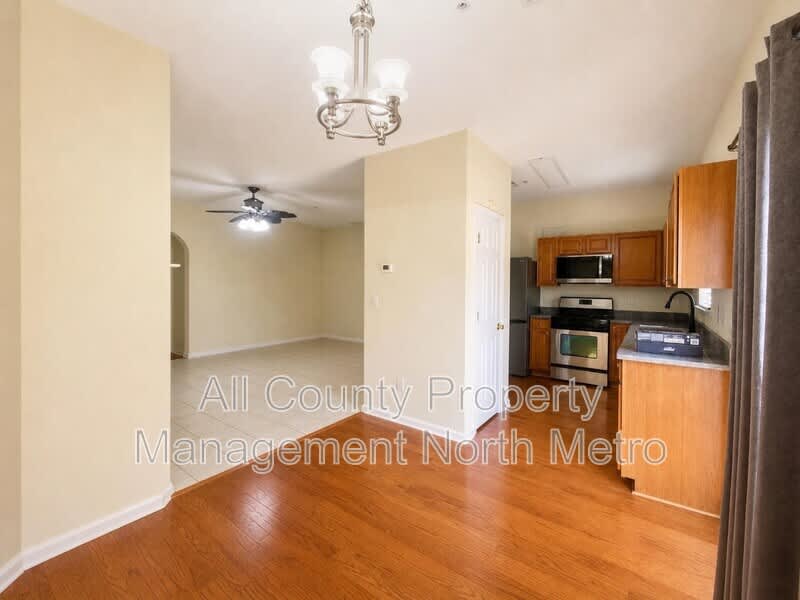 135 Primrose Drive – photo 3