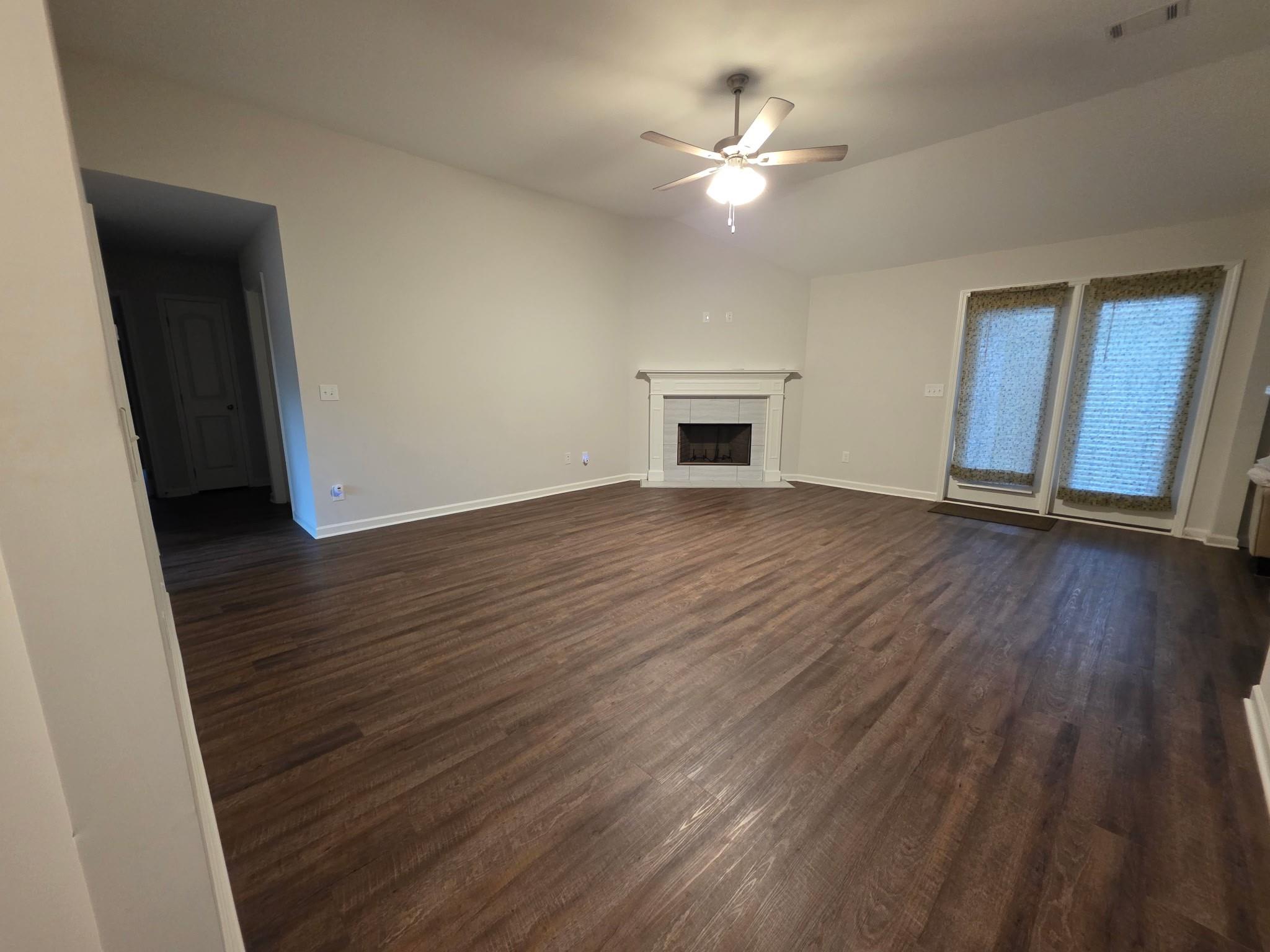 745 Park Lane – photo 2