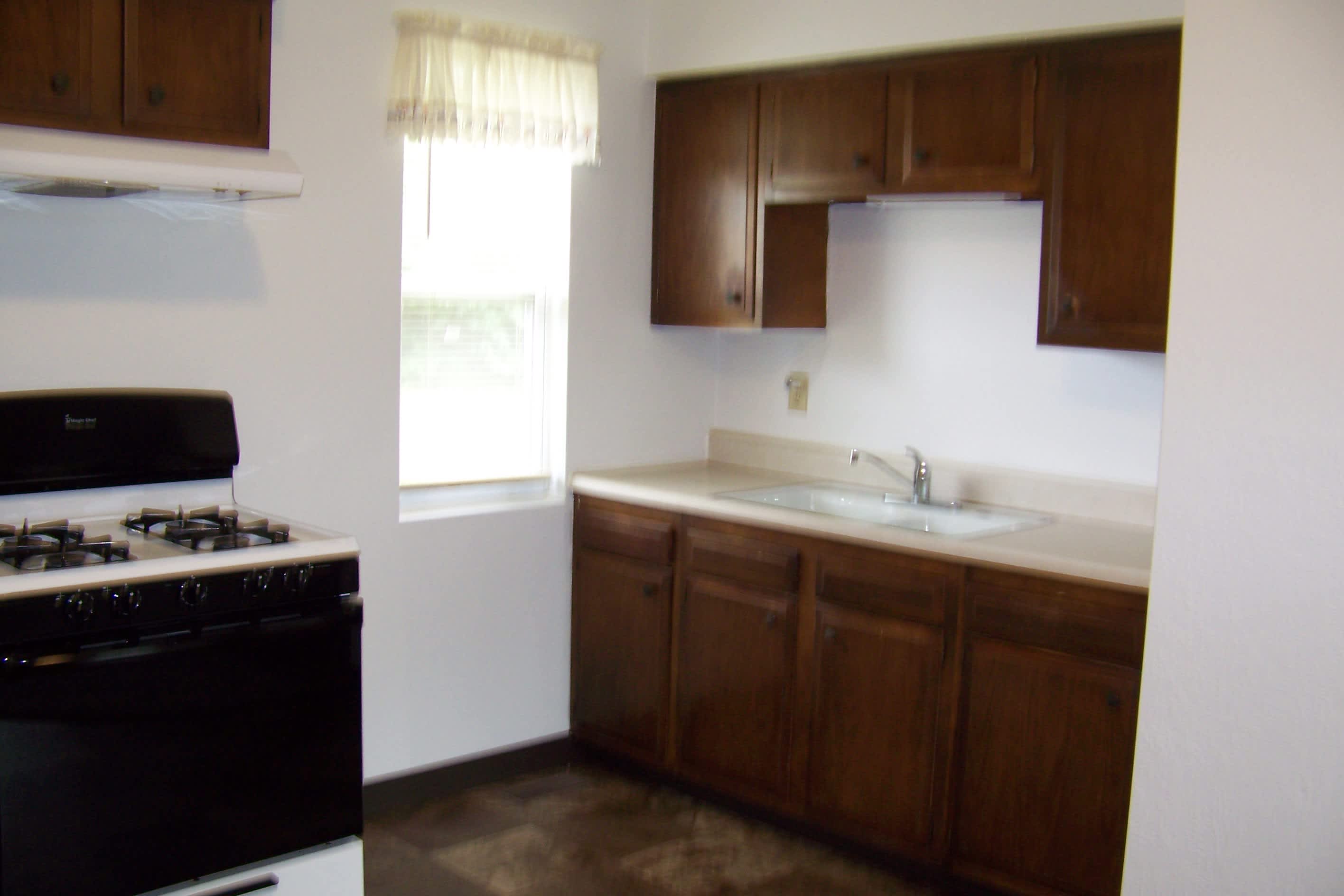 2213 Stoneybrook Rd – photo 3