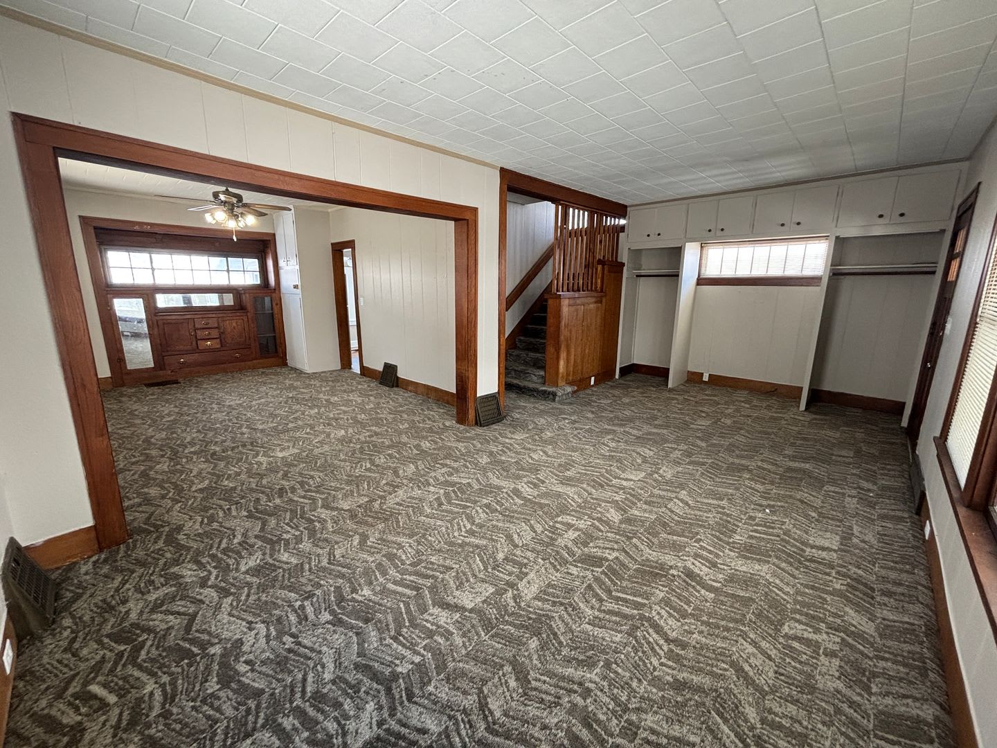 4 Bedroom, 1 Bathroom home with 2+ car garage! – photo 2