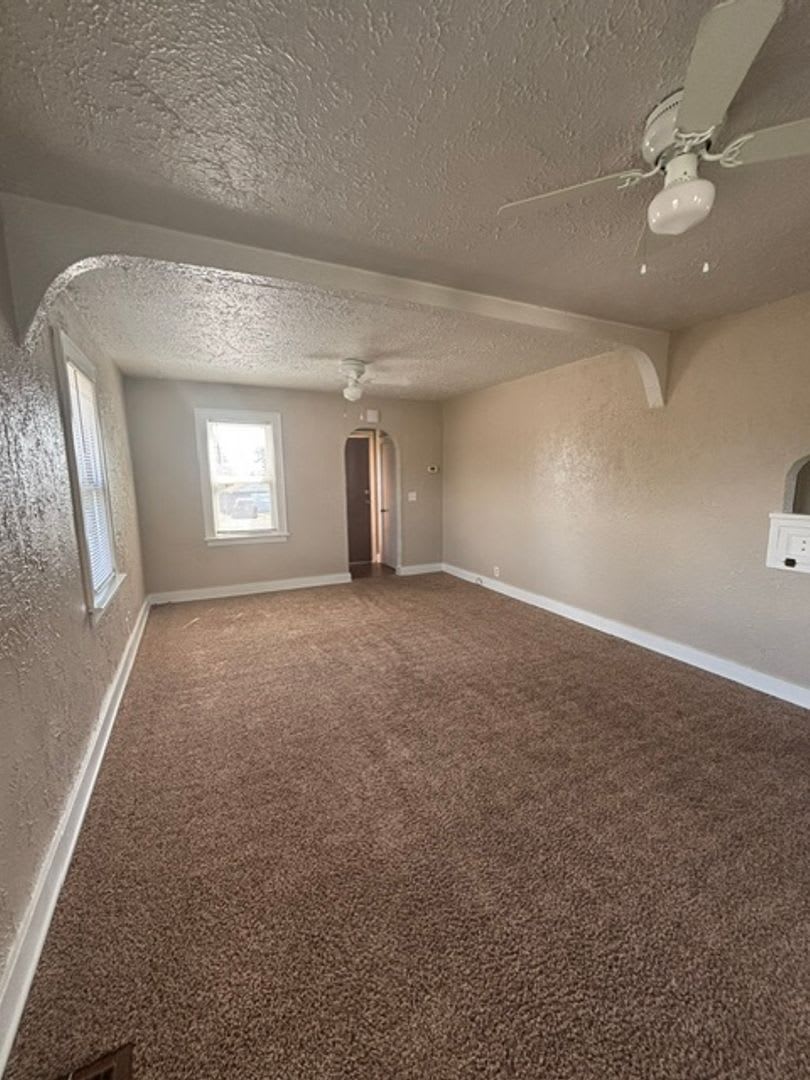 PM 145-1 2110 E. 13th Street Upper Unit – photo 4