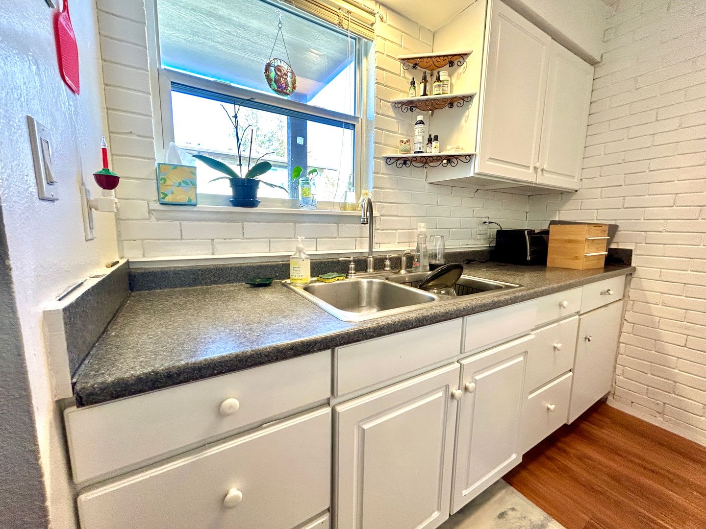 Beautiful two-story townhome in Denver! Low Maintenance! – photo 3