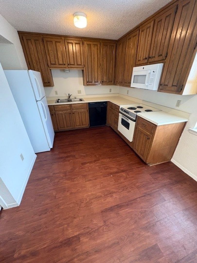 1226 Baylor Ave #119 – photo 4