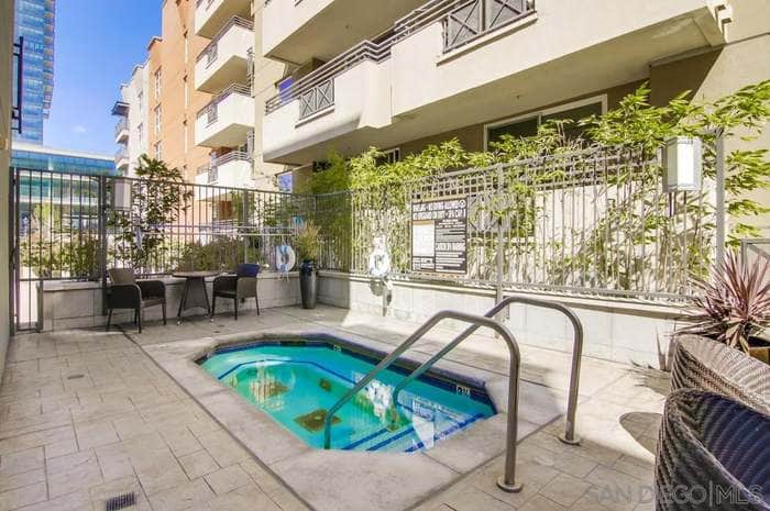 525 11th Ave – photo 2