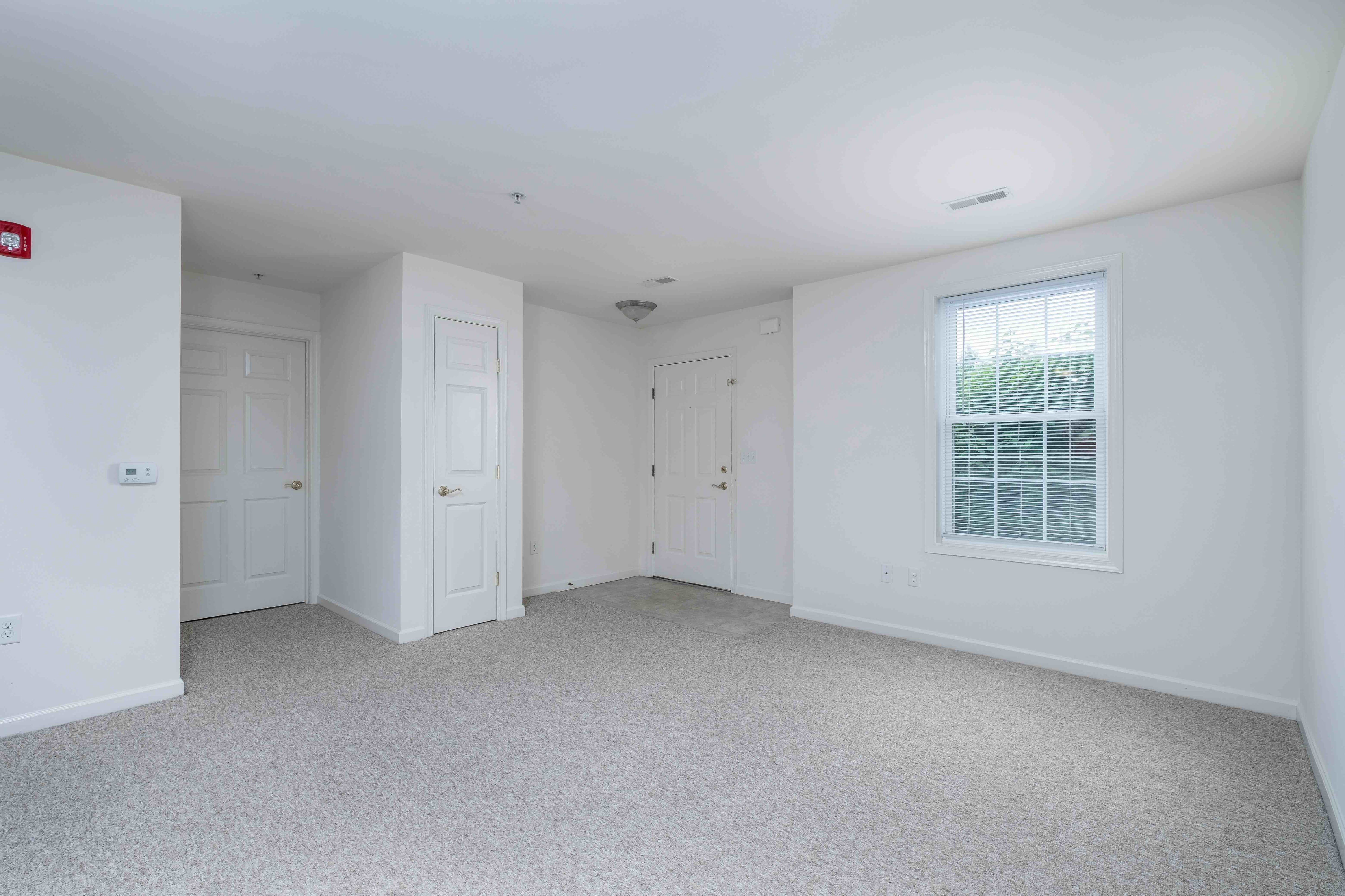 323 College Manor Ave – photo 1