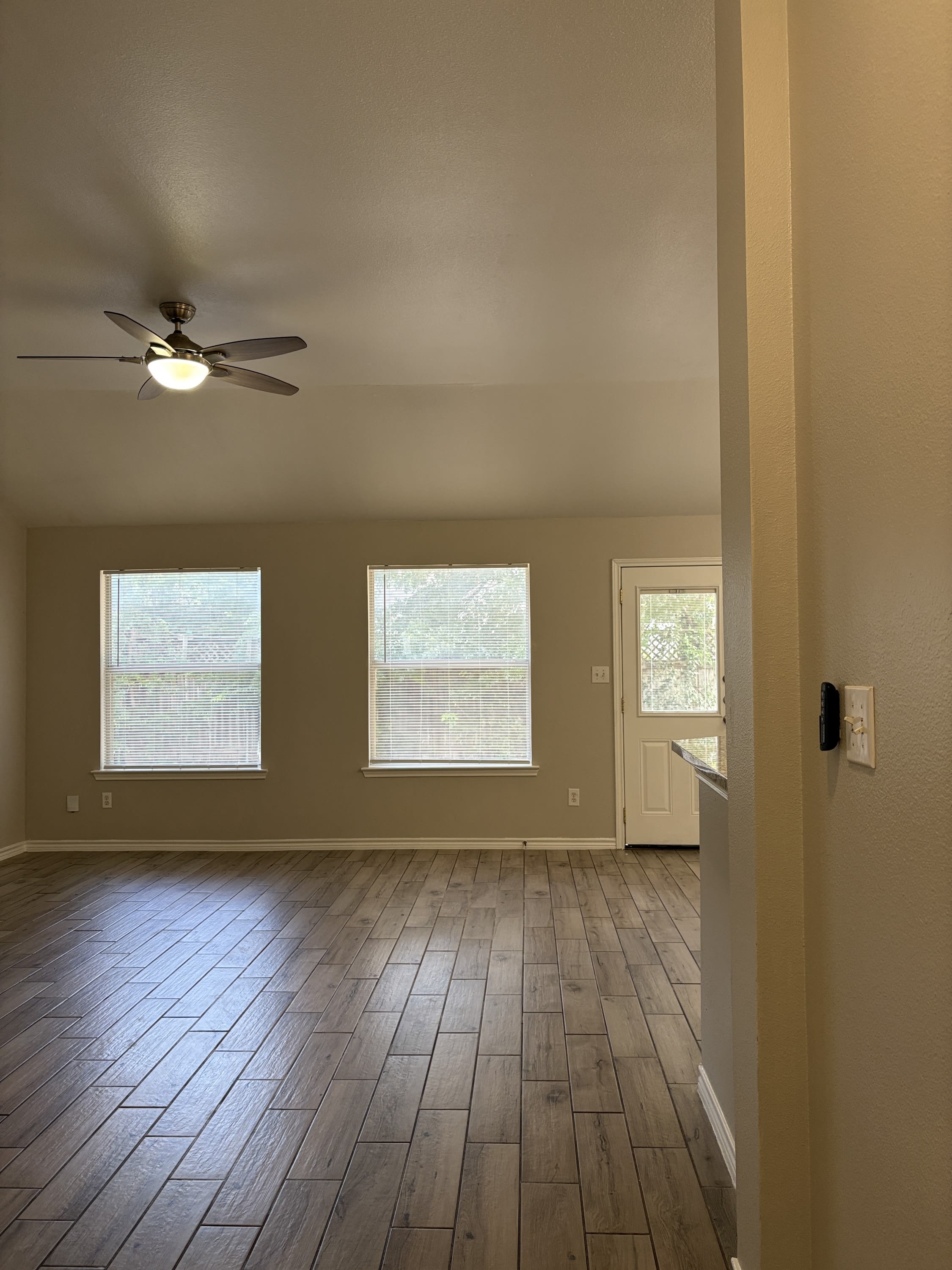 2405 Wisteria Way – photo 4