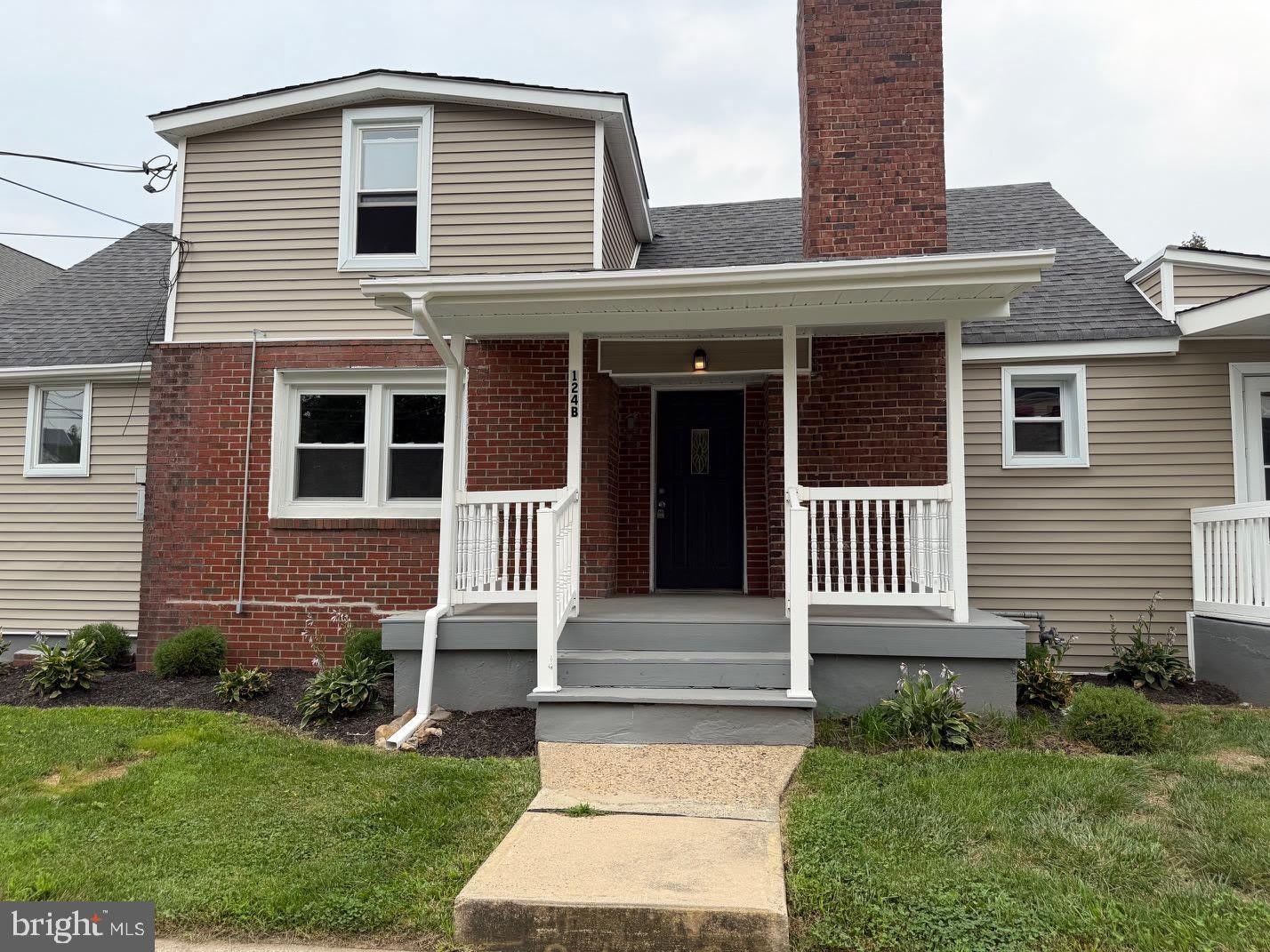 124 ROBBINS Avenue – photo 1