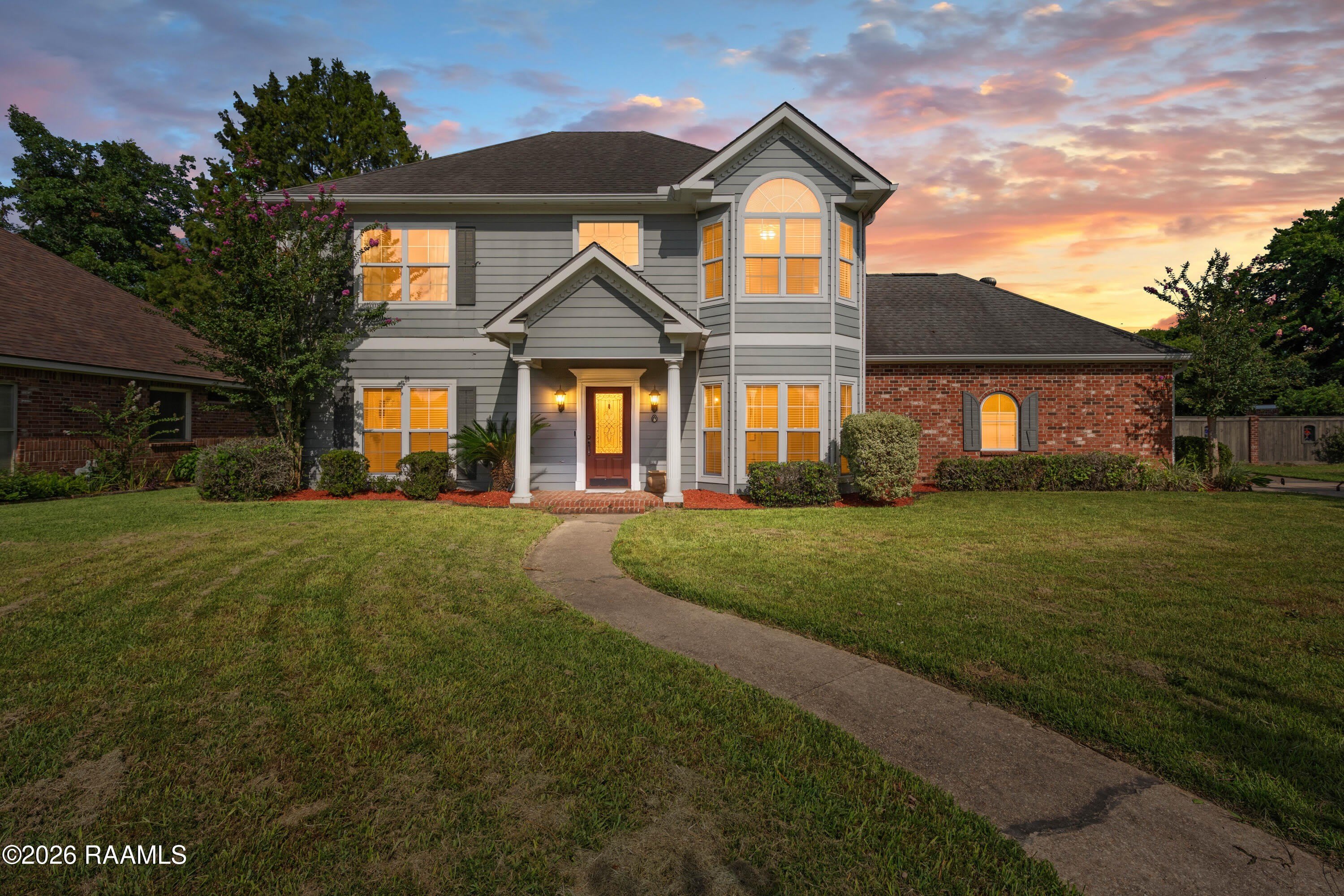 300 Oak Hollow Drive – photo 1