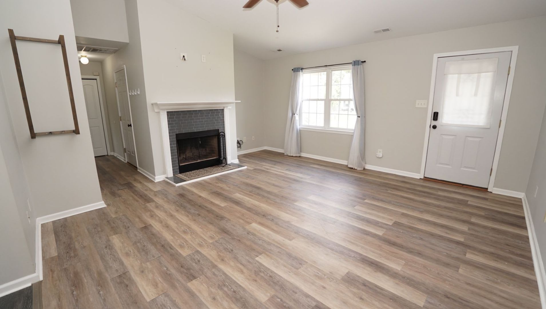 301 Scranton Court – photo 4