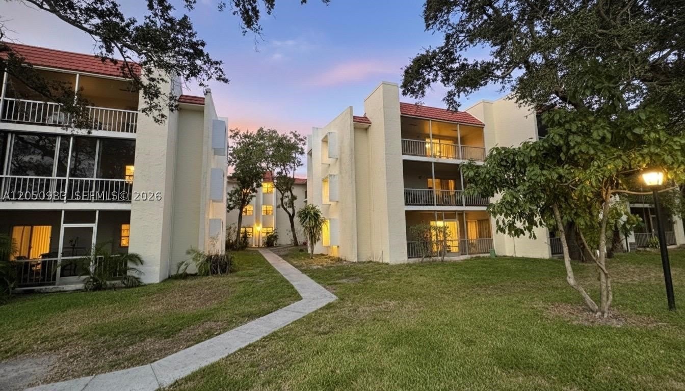 636 NW 13th St – photo 1