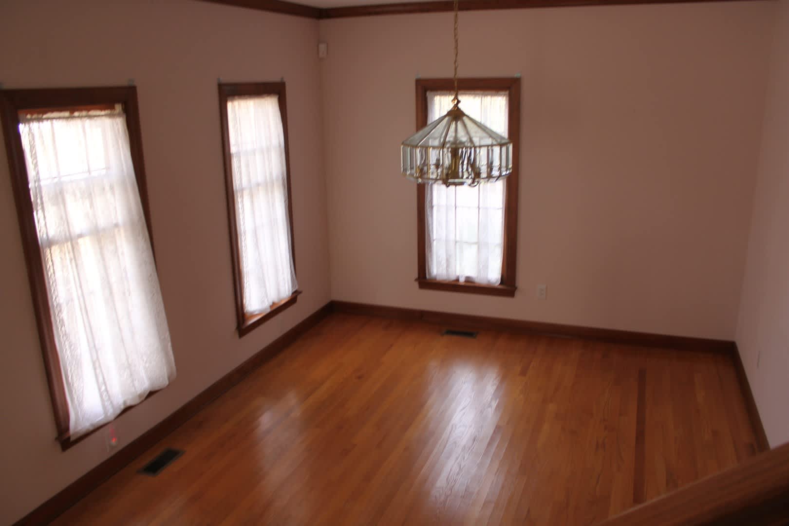 Beautiful 3BR/2.5BA Home in Trent Woods – photo 3