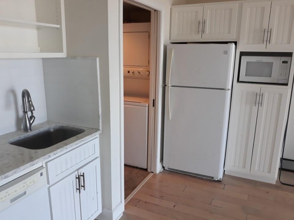 1 Marina Drive – photo 2