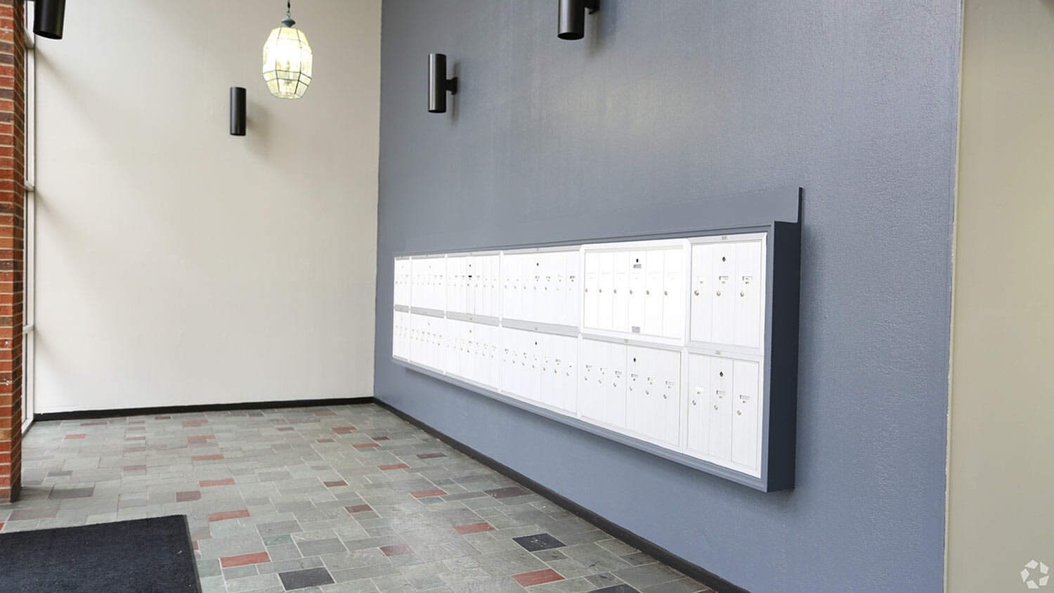 Center Court Apartments – photo 4