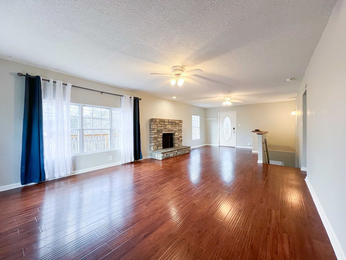 Charming Farragut Home With Large Fenced Yard And Wooded Access – photo 4