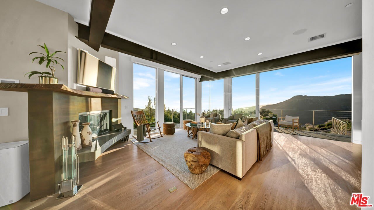 2915 Tuna Canyon Rd – photo 3