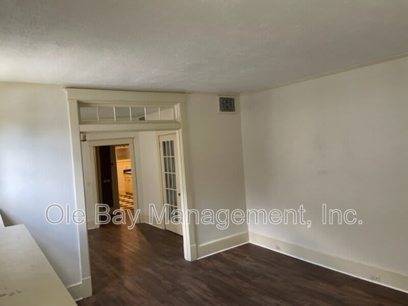 7 S Monterey St – photo 2
