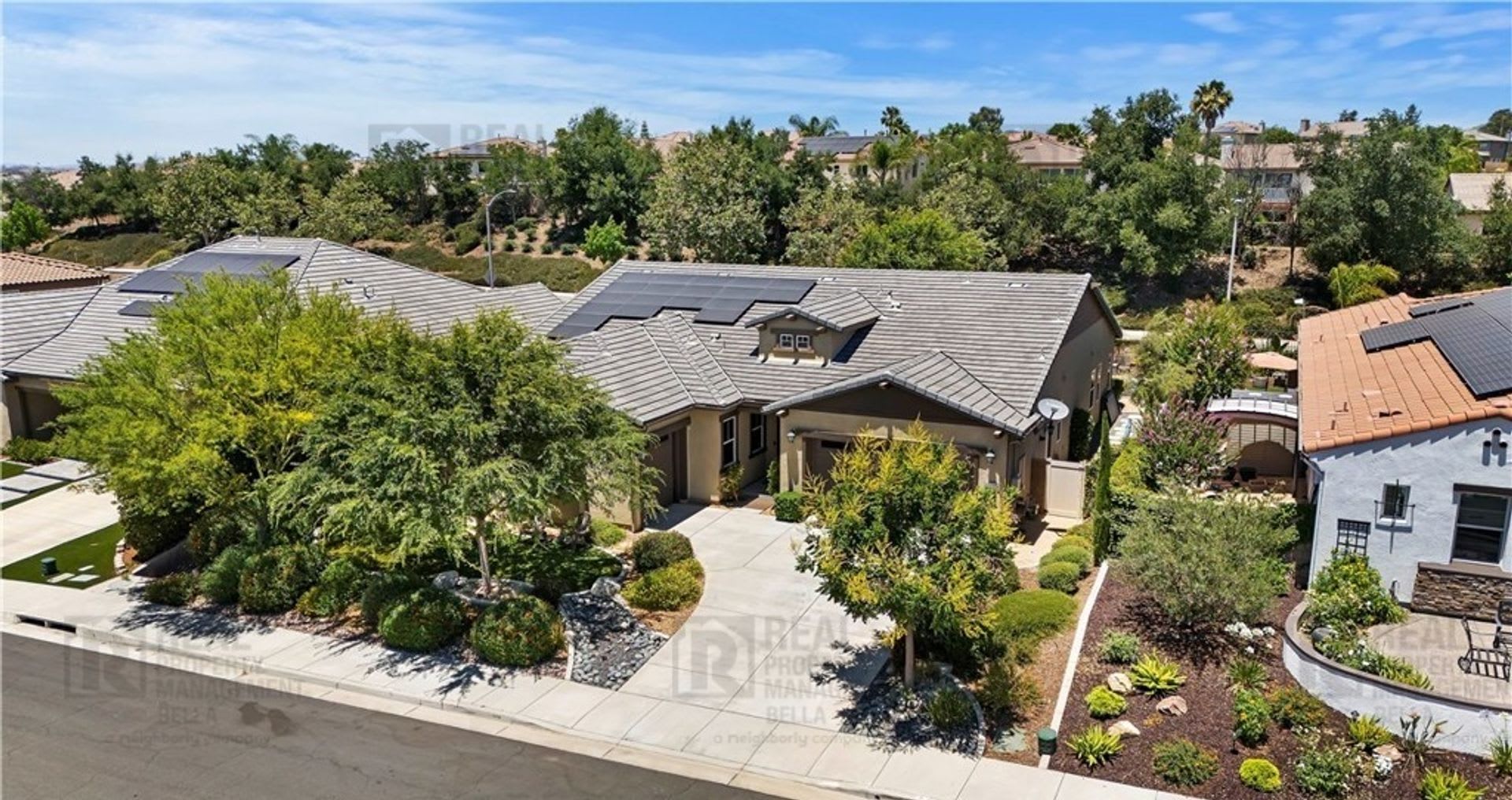 Beautiful Winchester Home with Open Floor Plan, Office &amp; Solar – photo 5