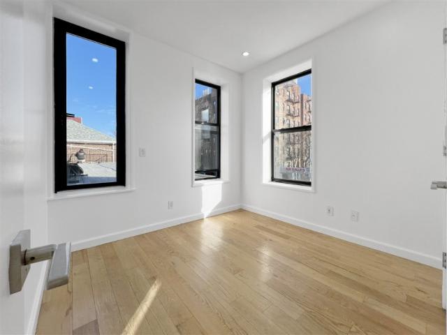 1283 Rogers Avenue – photo 3