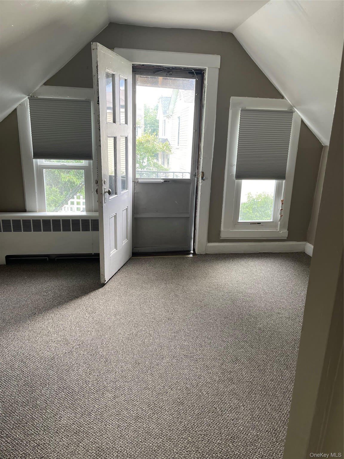 7 SWEEZY Avenue – photo 3