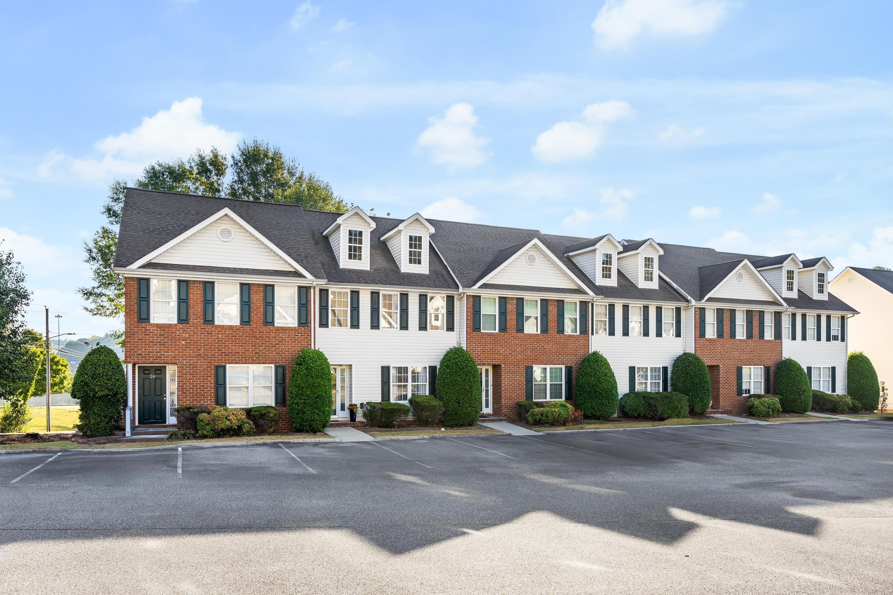 2205 Old Ivy Way – photo 2
