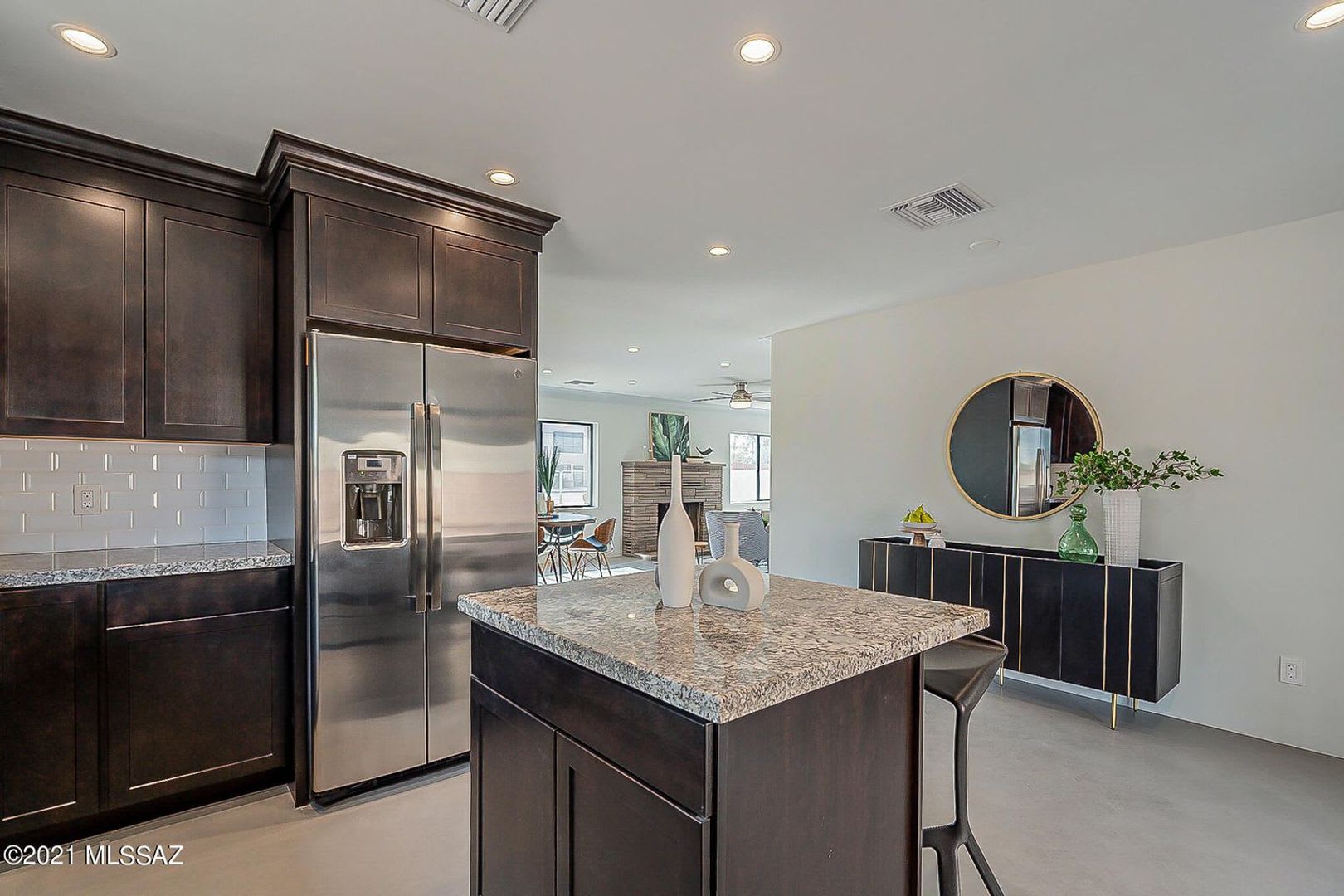Fully Renovated 3BD/2BA with Designer Finishes – photo 1