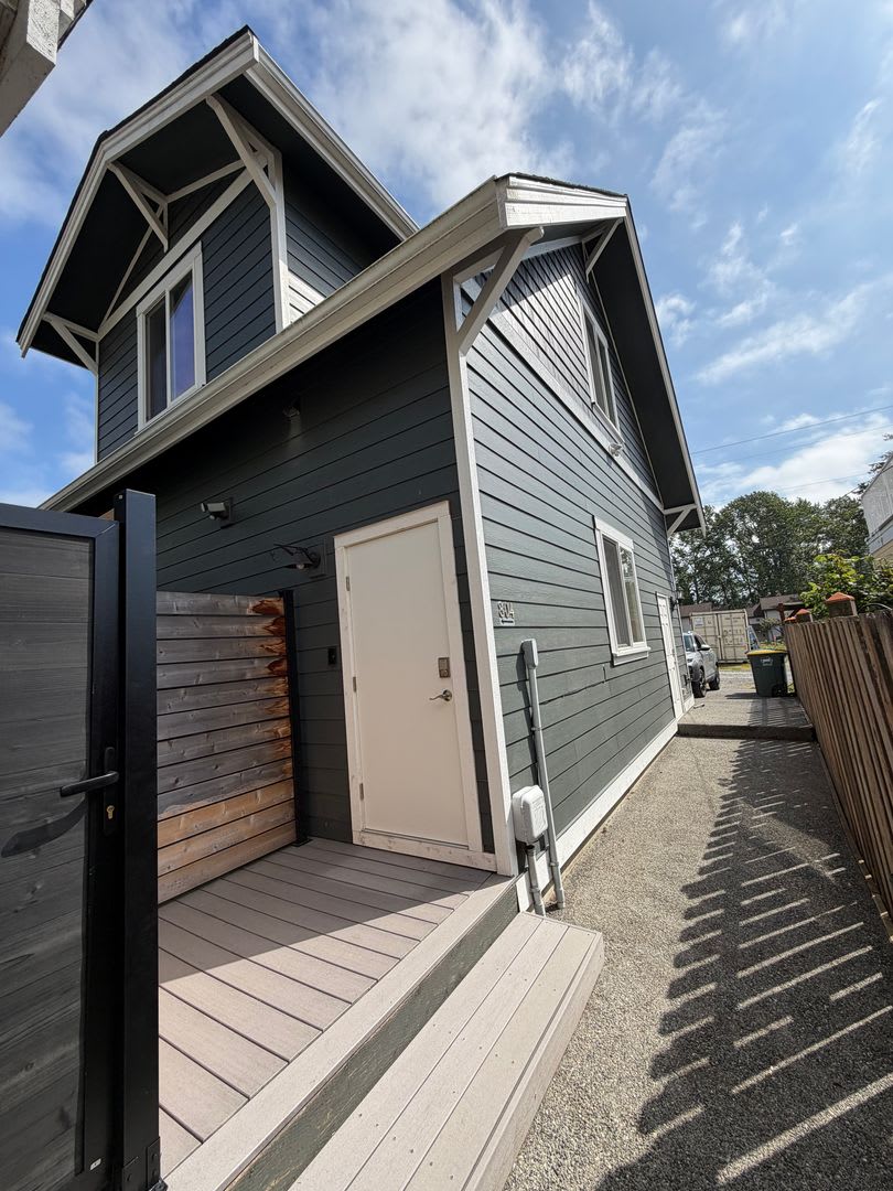 Utilities Included! 804 E Connecticut St Bellingham, WA – photo 1