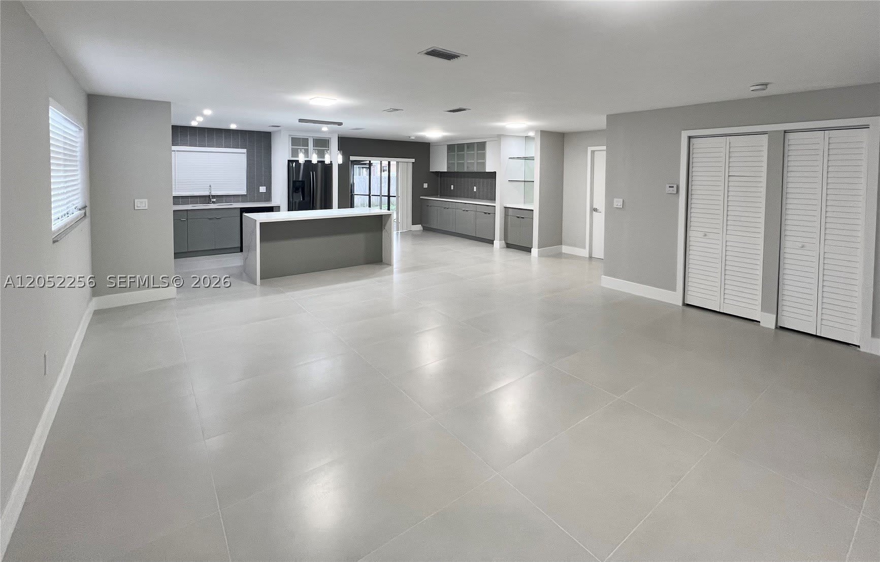 240 SE 7th St – photo 2