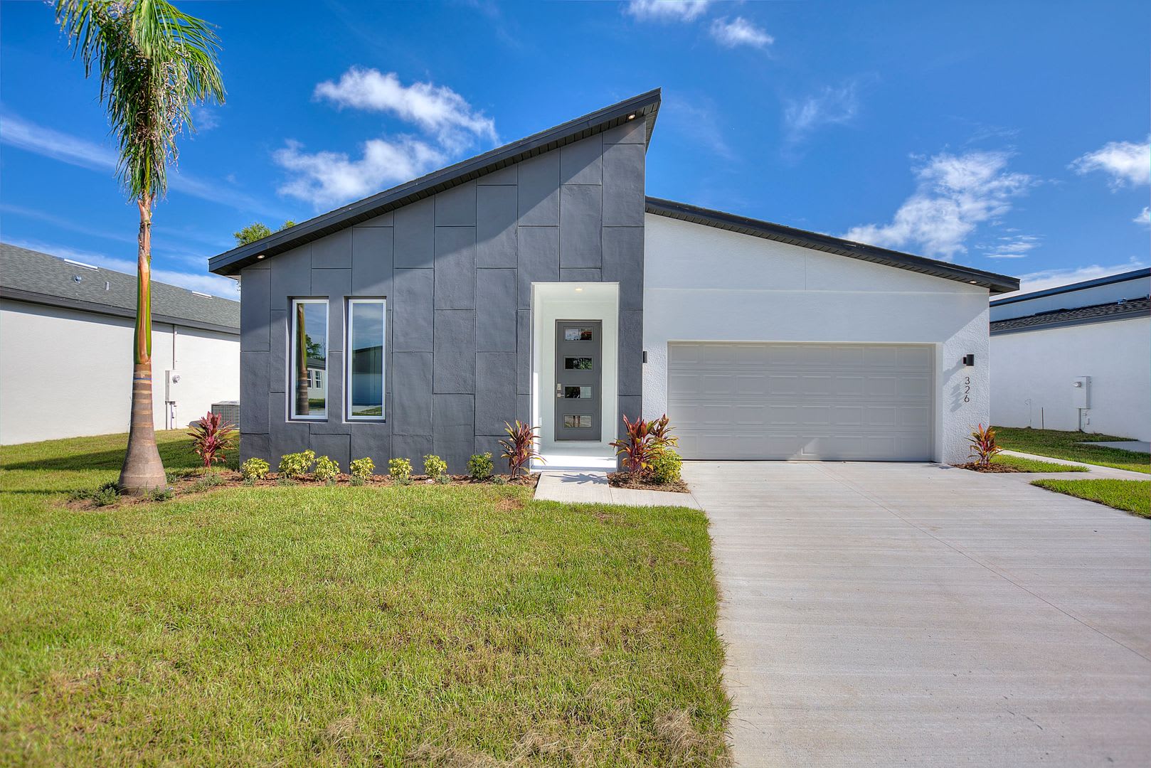 4 Bed / 2 Bath with Fenced Yard in Winter Haven, FL (Deposit Free Options Available!) – photo 1