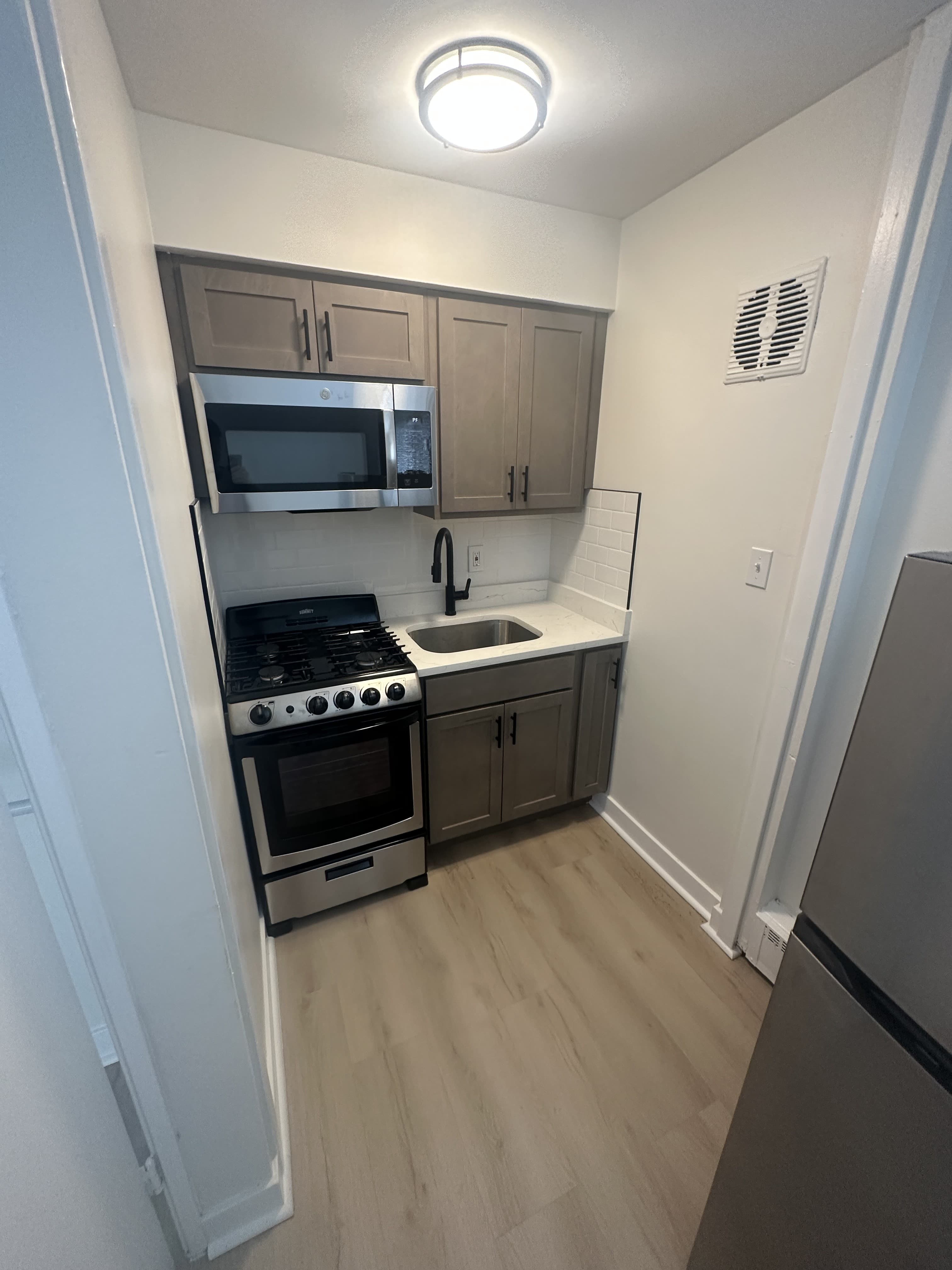 2215 169th St – photo 1