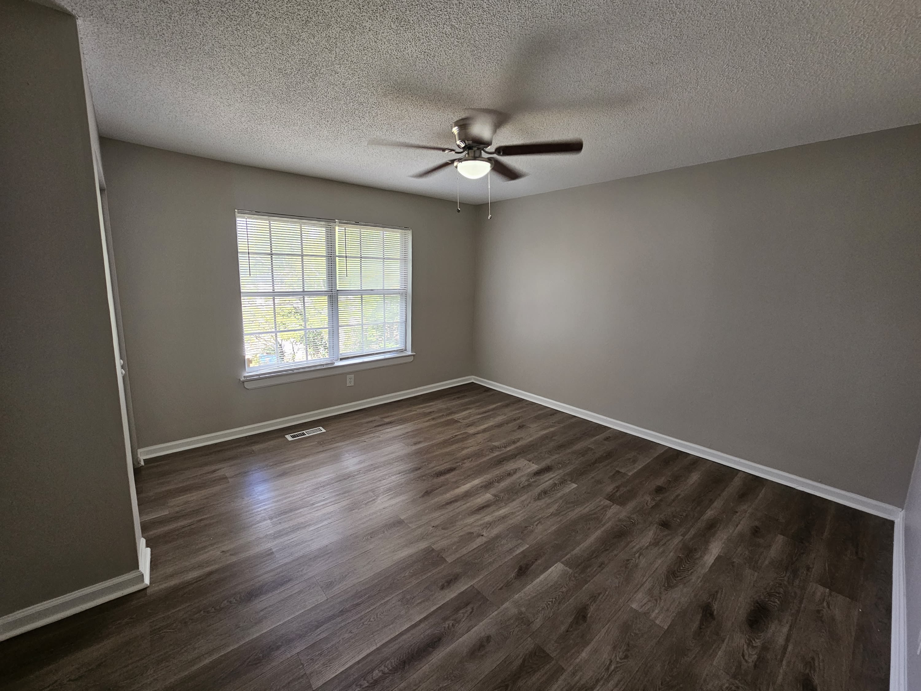 1108 Thomas Lane – photo 2
