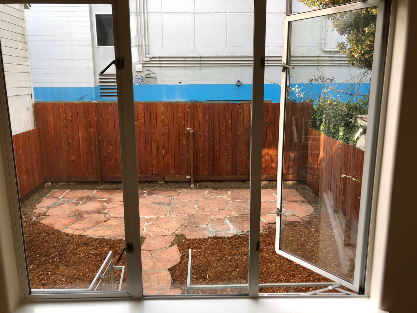 Open Tomorrow Huge Bi Level 3 Bedroom 2 5 Bath Loft Style Apartment W Huge Sunny Yard Gas Fireplace Remodeled Kitchen In Unit Laundry And Garage Parking – photo 5