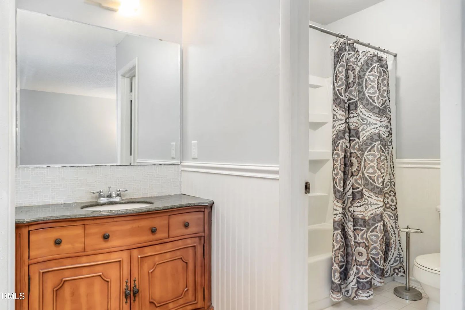 Room in 3 Bedroom Home at Sandy Creek Dr – photo 4