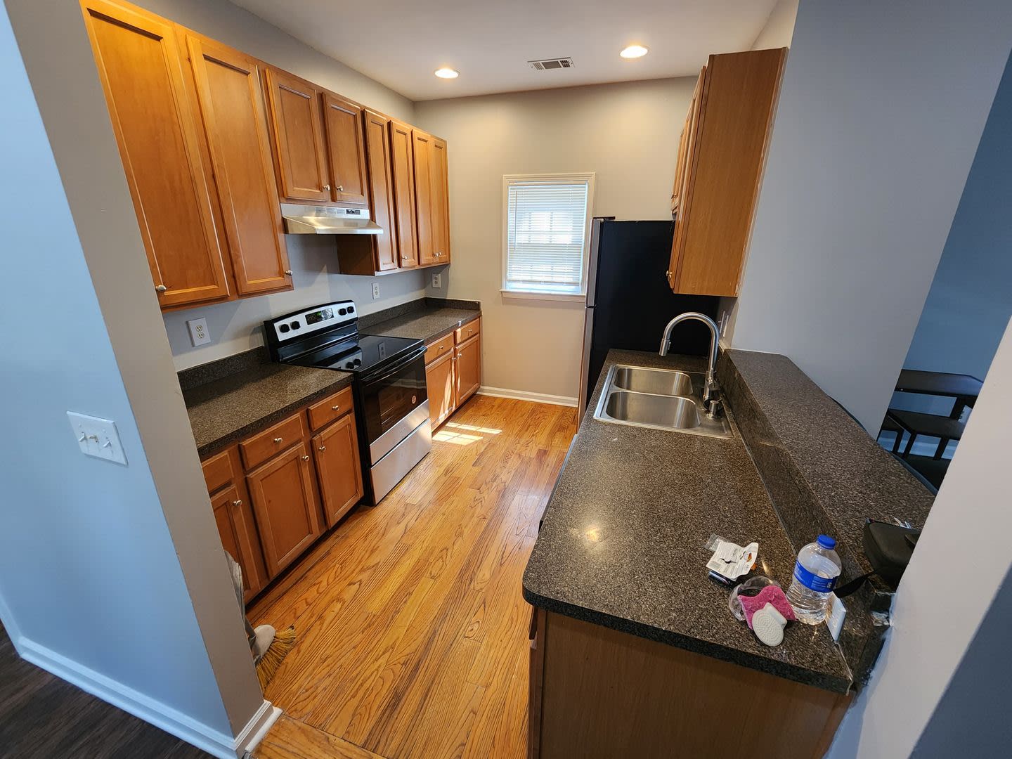 Room in 3 Bedroom Home at 901 Hall St – photo 1