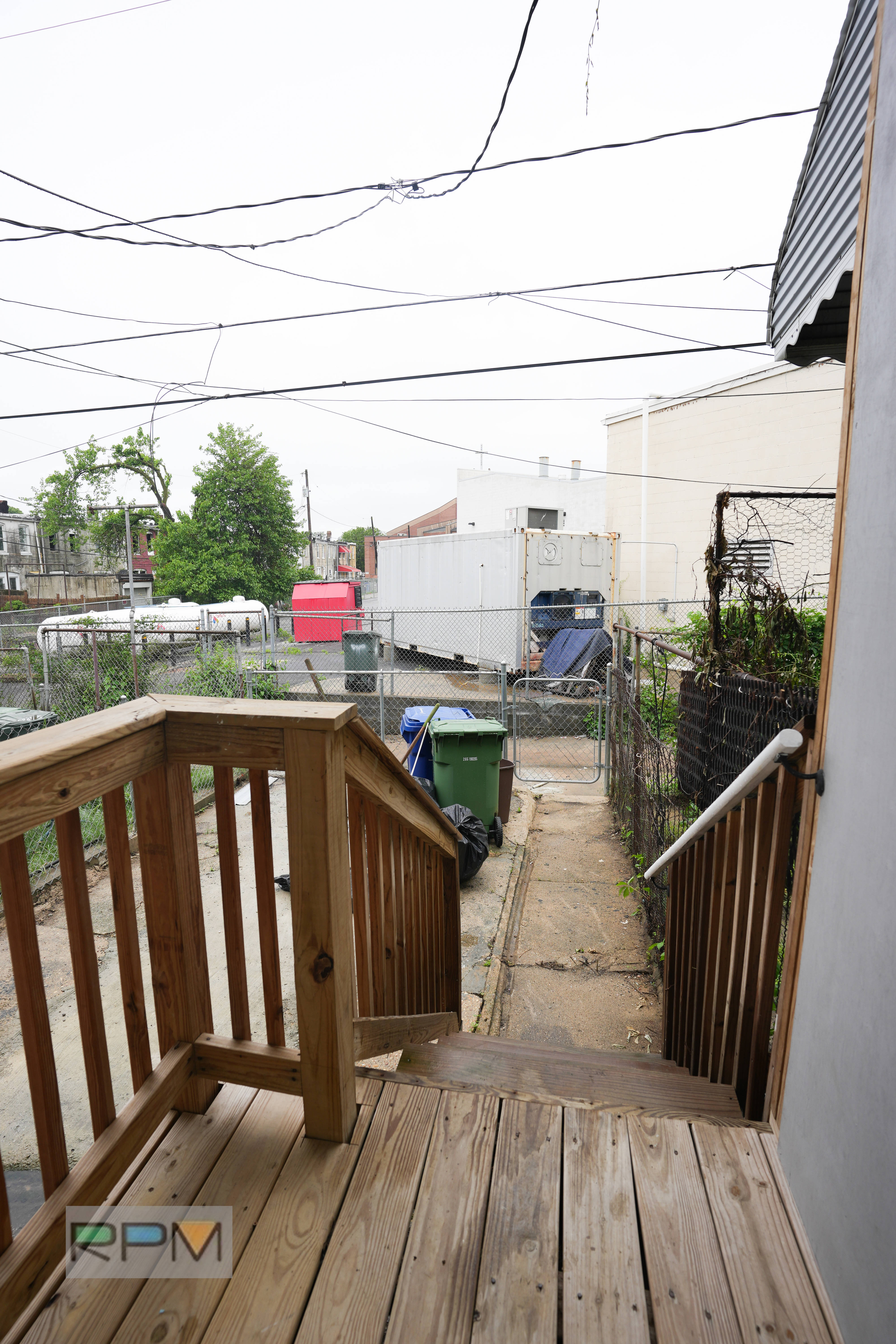 2120 N Fulton Ave – photo 5