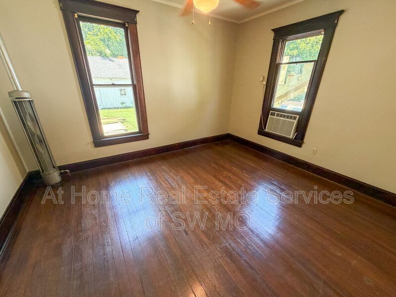 839 S Broadway Ave – photo 4