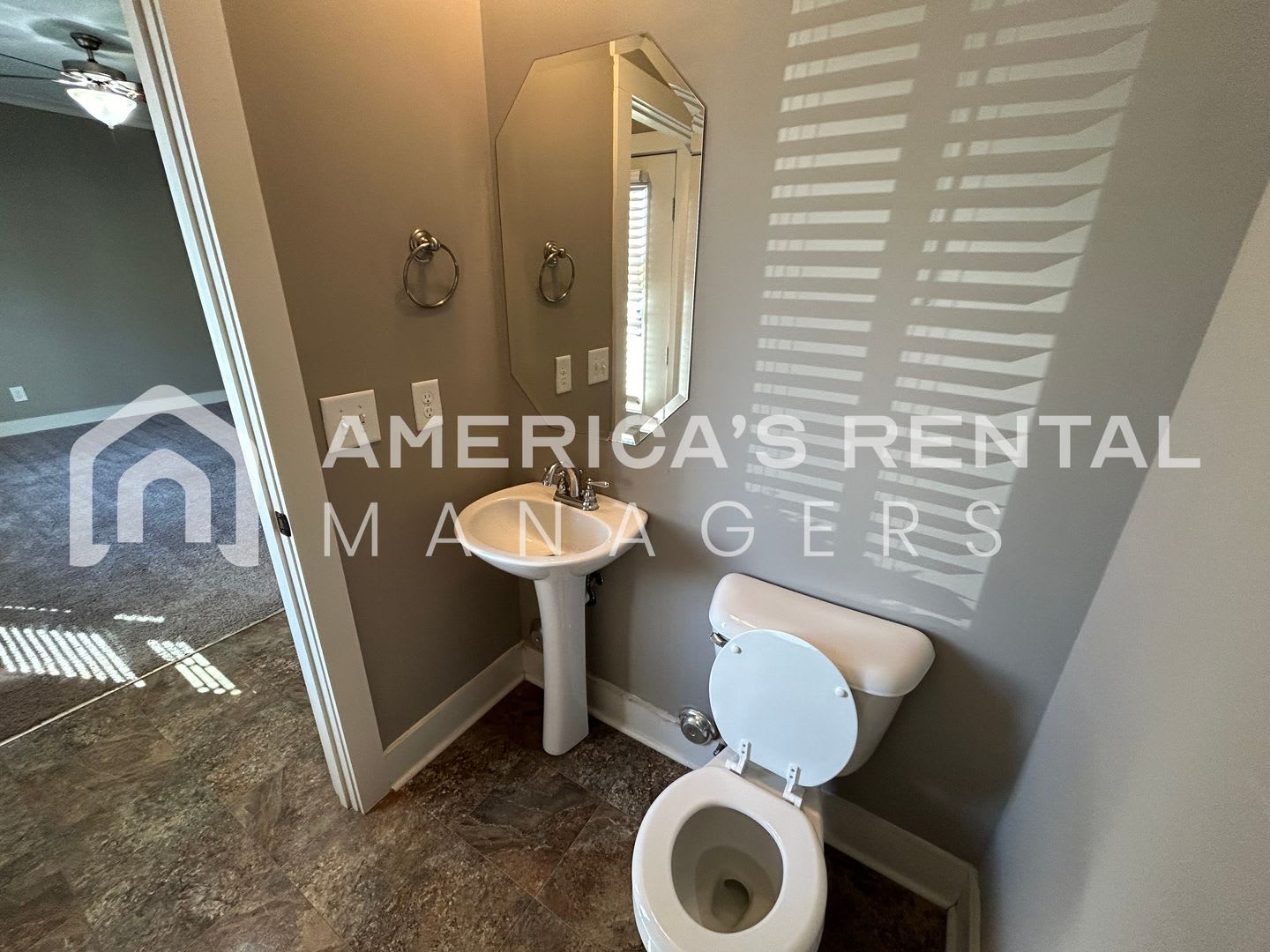 Town Home Available For Rent In Chelsea Available To View Now – photo 5