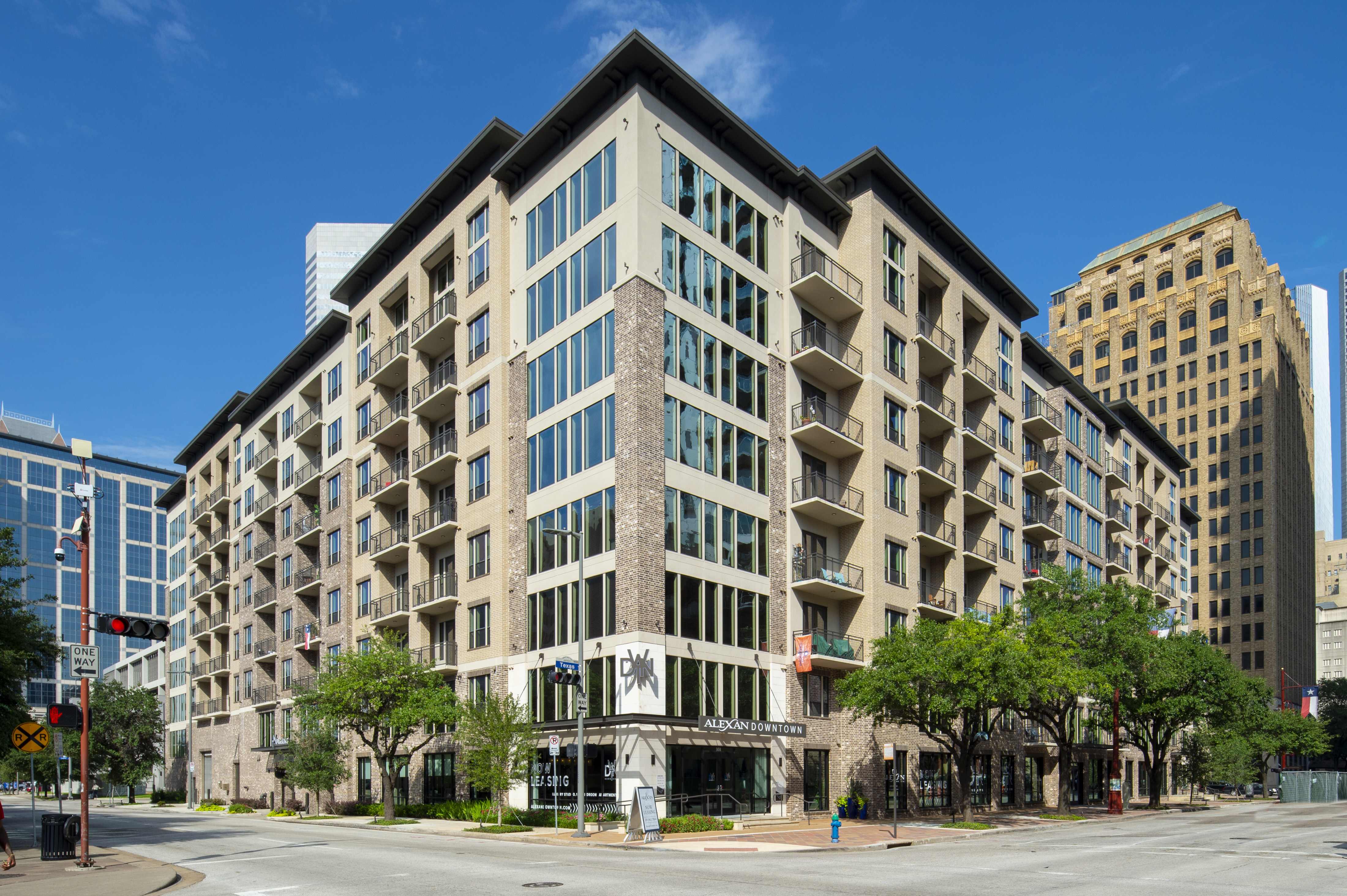 1414 Texas Downtown – photo 1