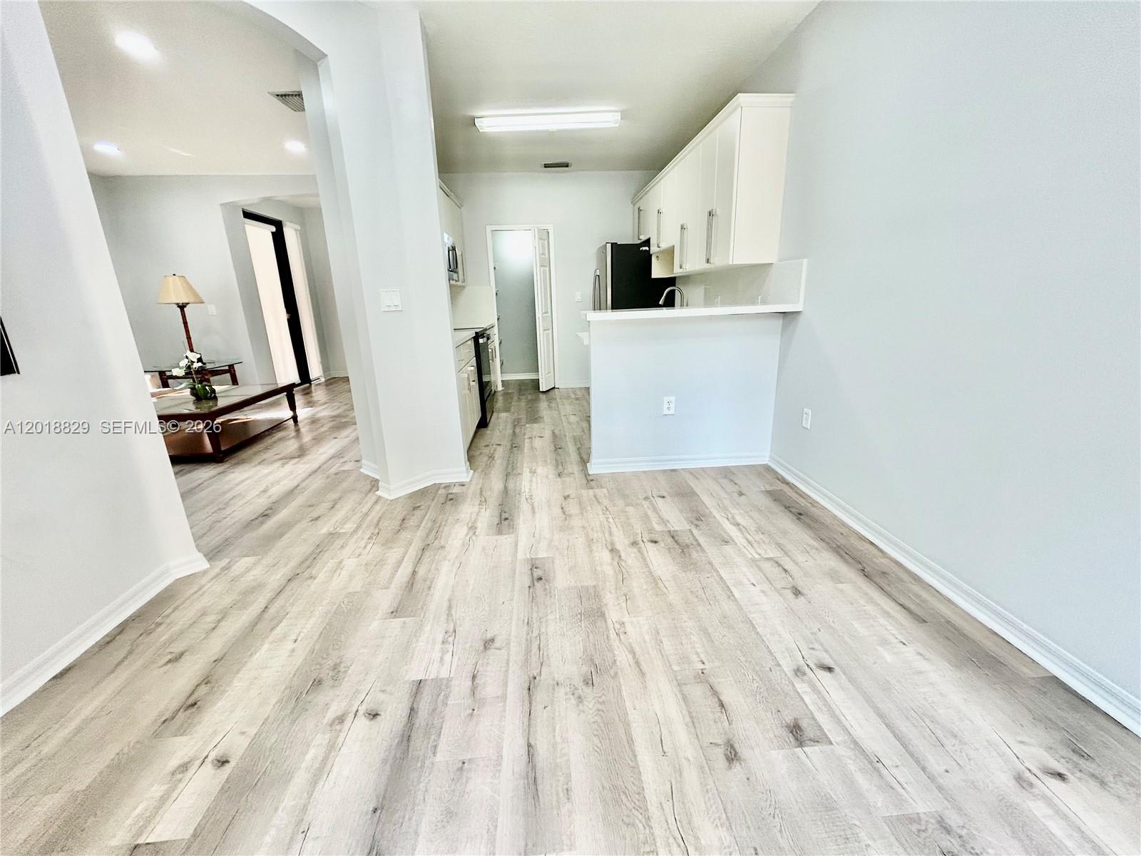 607 Northeast 35th Avenue – photo 4