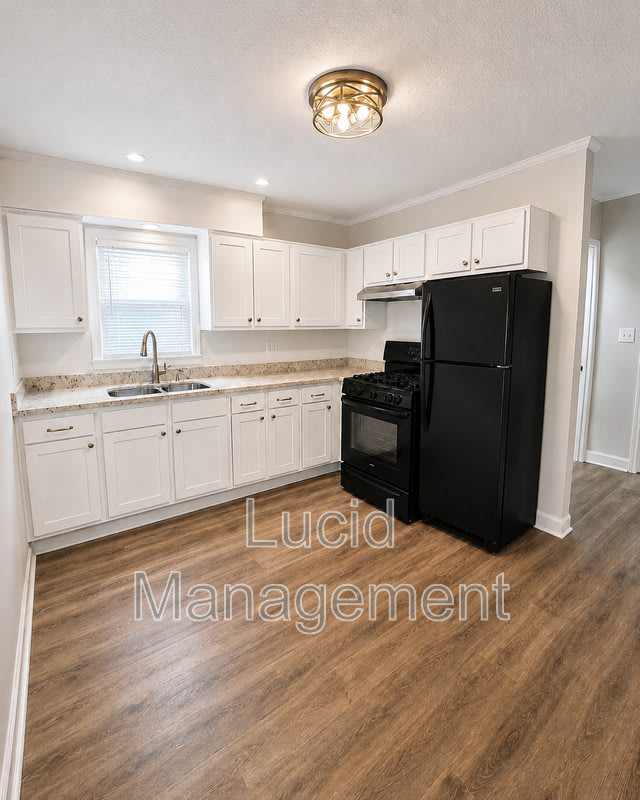 1134 Lincoln Avenue – photo 4