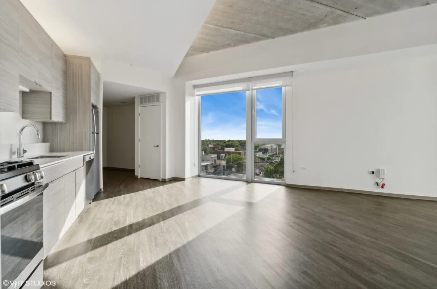 1922 N Milwaukee Ave – photo 3
