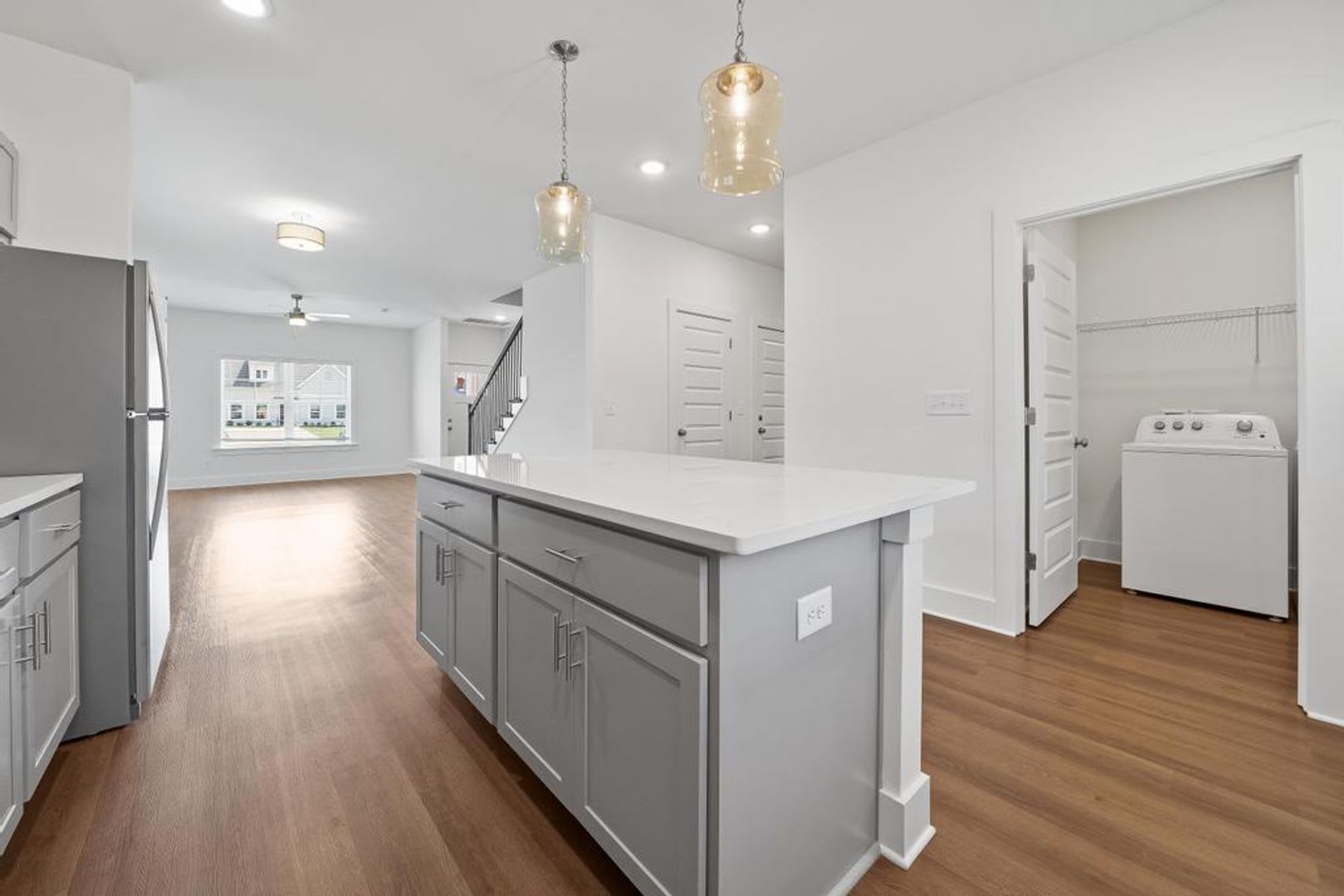 Spacious 3 Bedroom Home with Bonus Room – photo 2
