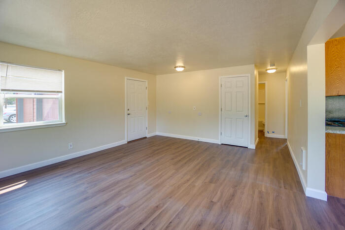 621 Martin Way – photo 2