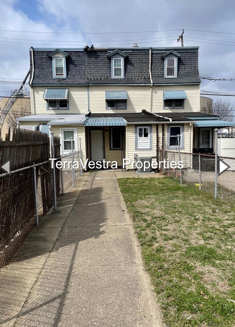 Recently Remodeled Single Family Home! Eligible for $500 Security Deposit. – photo 3