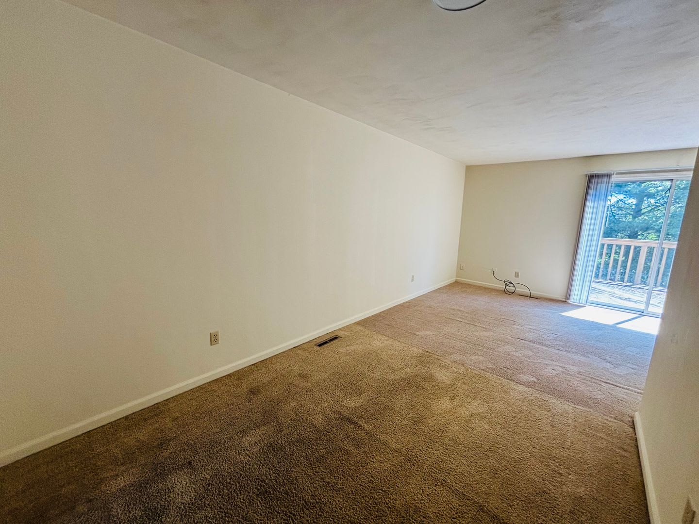 4 Bedroom 3.5 Bath Townhouse – photo 3