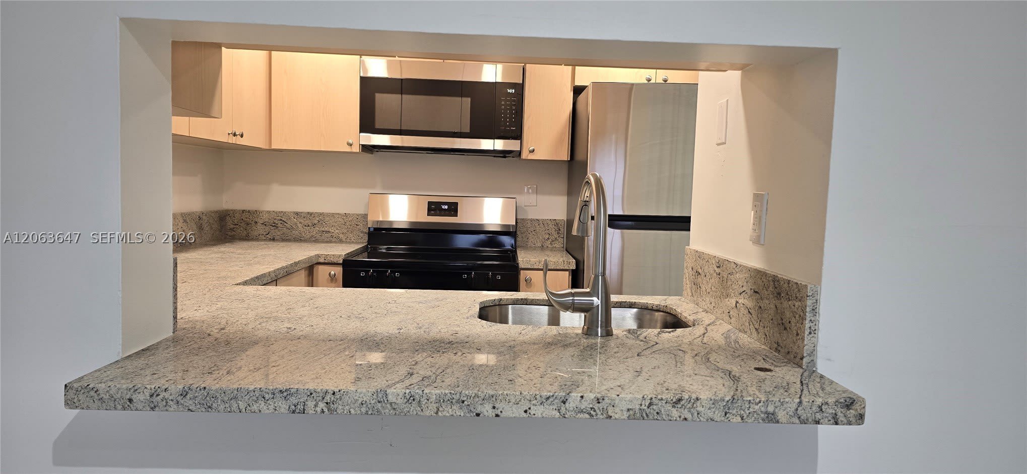 9688 Fontainebleau Blvd – photo 4