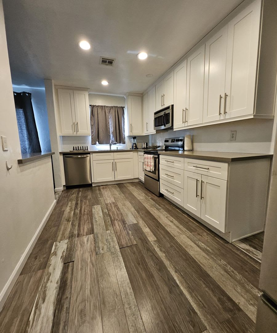Charming 3-Bedroom Home in the Heart of Las Vegas! – photo 2