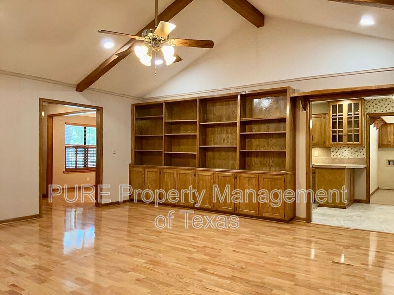 201 Oakwood Dr – photo 5