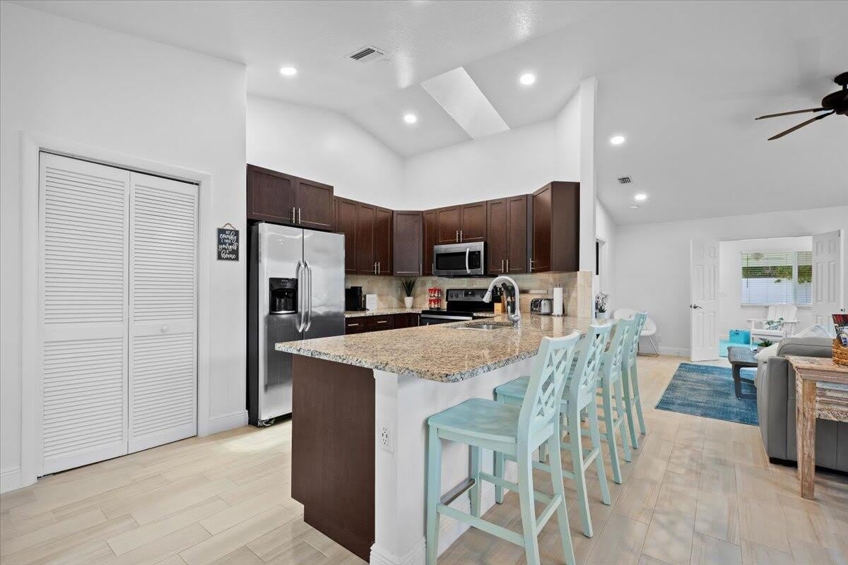 6075 Francis Street – photo 3